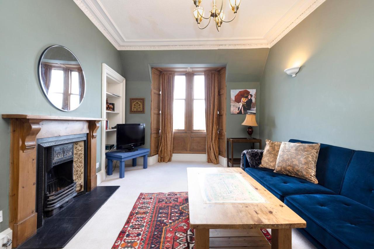 Joivy Old Town 1-Bed Apartment With Stunning Views Edimburgo Exterior foto