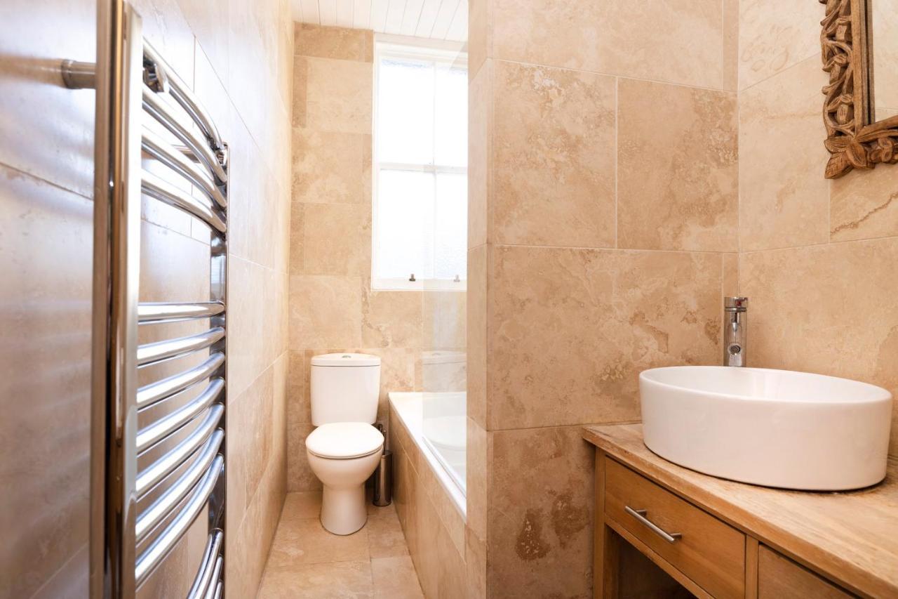 Joivy Old Town 1-Bed Apartment With Stunning Views Edimburgo Exterior foto