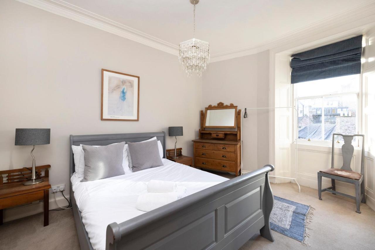 Joivy Old Town 1-Bed Apartment With Stunning Views Edimburgo Exterior foto