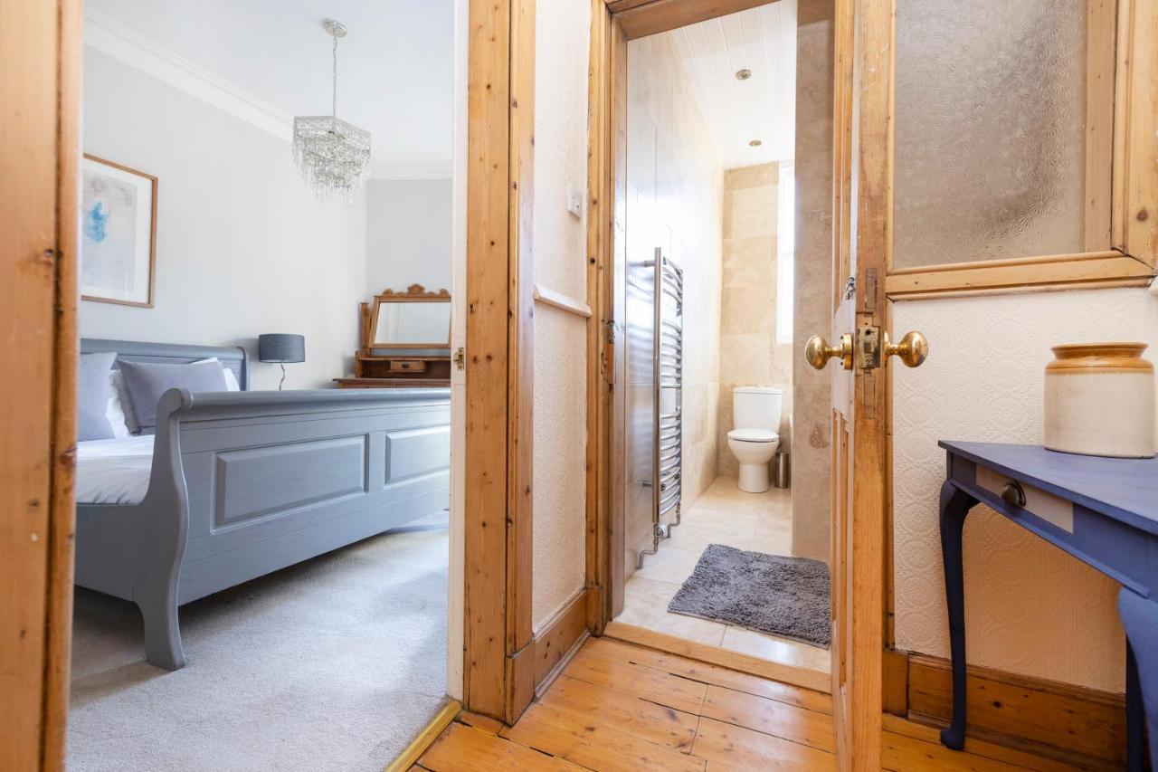 Joivy Old Town 1-Bed Apartment With Stunning Views Edimburgo Exterior foto
